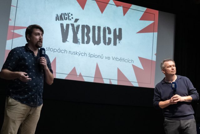 Vojtěch Koval a investigativní reportér Artur Janoušek představili podcast Akce: Výbuch,  který jde po stopách ruských agentů ve Vrběticích | foto: Khalil Baalbaki,  Český rozhlas Vojtěch Koval a investigativní reportér Artur Janoušek představili podcast Akce: Výbuch, který jde po stopách ruských agentů ve Vrběticích
