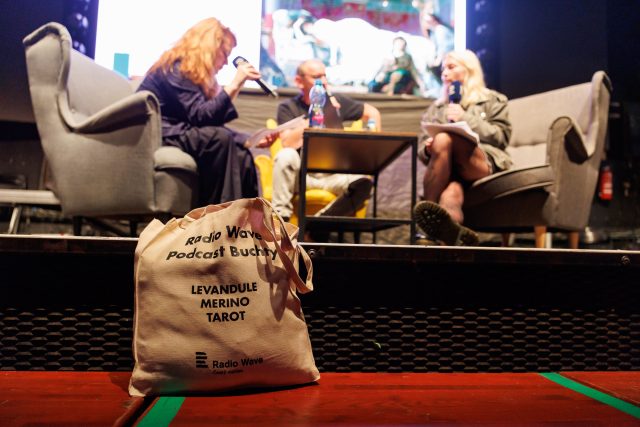 Buchty čtou o mordech z vášně. Humor,  ironie a literatura v S-klubu | foto: Jiří Šeda,  Český rozhlas Buchty čtou o mordech z vášně. Humor, ironie a literatura v S-klubu