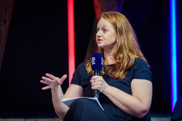 Středa patřila poslechu a diskusi v kategorii Reportáž, moderátorkou je Pavlína Nečásková | foto: Matěj Hošek, Český rozhlas Středa patřila poslechu a diskusi v kategorii Reportáž, moderátorkou je Pavlína Nečásková
